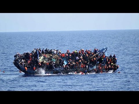 عشرات القتلى من المهاجرين غير الشرعيين عقب غرق مركب جديد