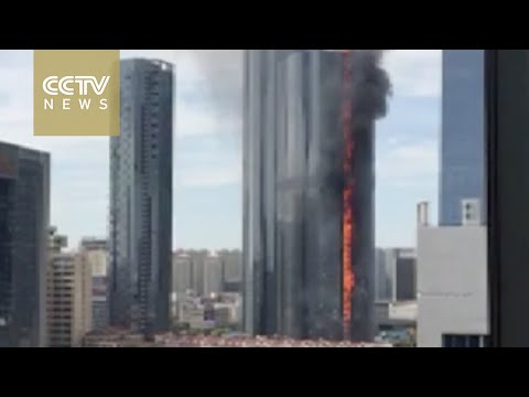 اندلاع حريق هائل في ناطحة سحاب شرق الصين