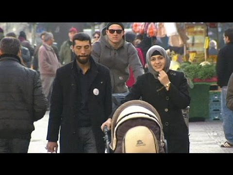 رئيس البنك المركزي الأوروبي يشجع أوروبا لاستقبال المزيد من المهاجرين