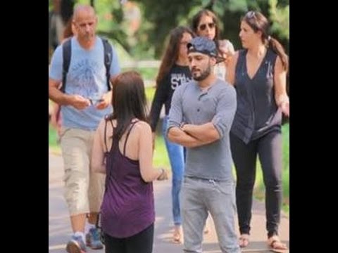 فتاة تعتدي بجنون على صديقها ولكنها لم تتحمل رد فعله