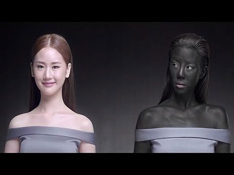 10 إعلانات عنصرية تم منعها