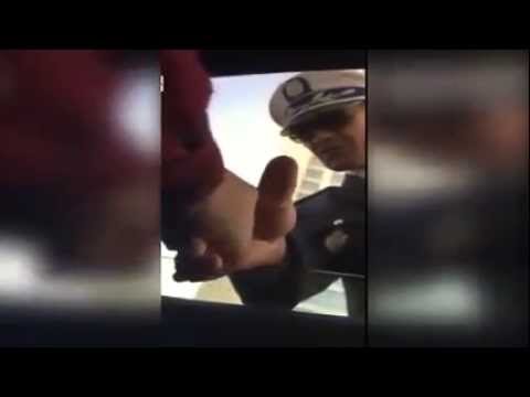 ضابط شرطة يتسلم رشوة في الدار البيضاء