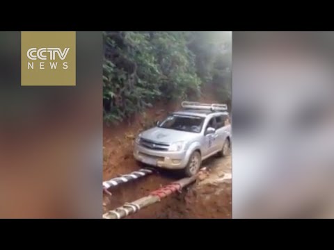 طريقة مرعبة لعبور انهيار أرضي