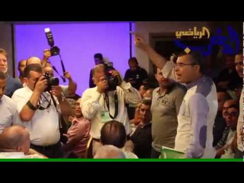 شاهد شجار وتبادل السب بين أعضاء الرجاء