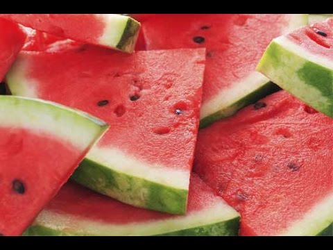 بالفيديو القيمة الغدائية للدلاح و خطر استهلاكه قبل موسمه مع نبيل العياشي