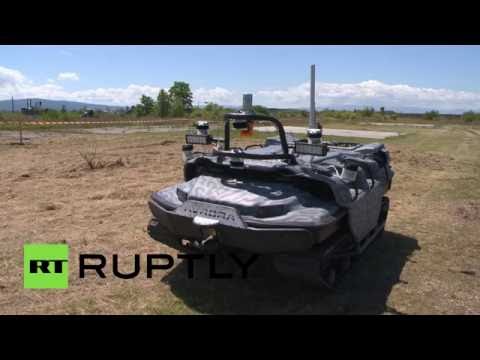 شاهد فريق المهندسين الروس أفرورا يعرّض مركبة mars a800