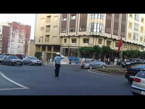 بالفيديو العاهل المغربي يتجول بعيدًا عن البروتوكول في طنجة