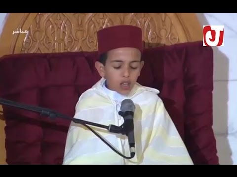 بالفيديو الطفل عبد المجيد الشمسي يبهر الملك والمصلين