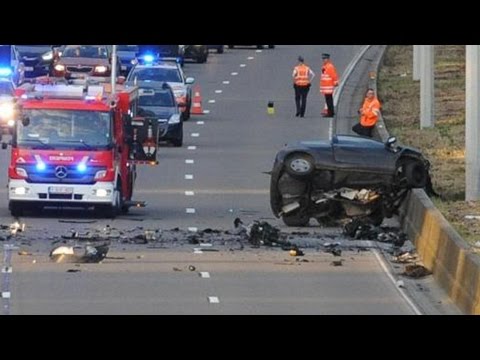 شاهد سائق ينتحر بسيارته على الطريق السريع