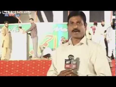 مراسل يصفع طفلا صغيرا على وجهه أمام الكاميرا