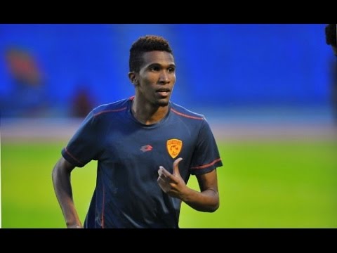 بالفيديو  مهارات وصناعات اللاعب ماجد النجراني مع نادي القادسية