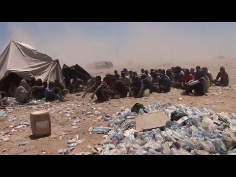 آلاف العراقيين يفرون من القتال الدائر في جنوب الموصل