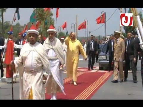 شاهد لحظة وصول أمير المؤمنين إلى مسجد محمد السادس في مدينة المضيق