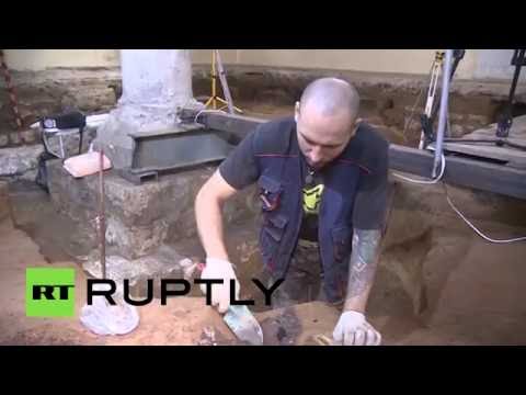 بالفيديو حفريات في الكرملين تكشف عن آثار للقرن الـ14