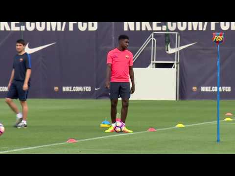 شاهد التدريب الأول لقلب دفاع برشلونة الجديد صامويل أومتيتي