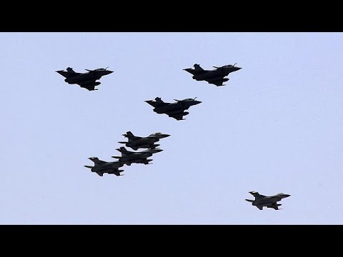 بالفيديو فرنسا تشن غارات جوية على مواقع لتنظيم داعش