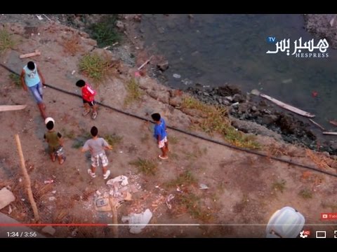 شاهد حفرة ضخمة تهددّ سكان طنجة