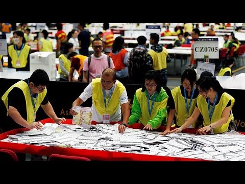 انباء عن انتزاع المعارضة لثلث المقاعد في البرلمان في هونغ كونغ