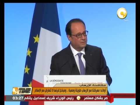 الرئيس الفرنسي يلقي كلمة خلال مؤتمر بشأن الديمقراطية في مواجهة التطرف