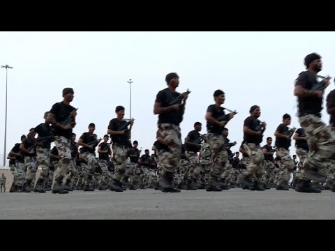 بالفيديو شاهد الأمن السعودي يقيم عرضًا عسكريًا قبل موسم الحج
