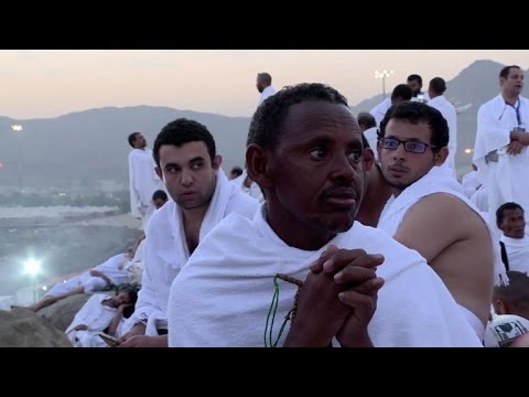 قرابة مليوني مسلم يقفون في يوم عرفة لاداء الركن الاعظم من مناسك الحج