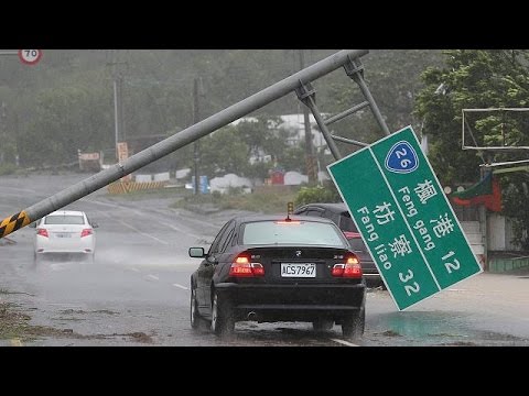 شاهد إعصار ميرانتي محمل برياح قوية تسبب انقطاع التيار الكهربائي في الصين