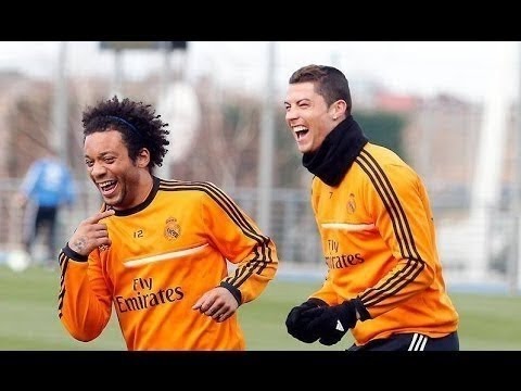 رونالدو يلاعب بـبيبي أثناء تدريبات ريال مدريد