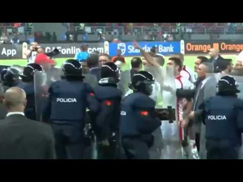 لقطات جديدة لاعتداء لاعبي تونس على الحكم