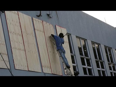 بالفيديو  حكومة جمايكا تطالب مواطنيها بالاستعداد لإعصار ماثيو