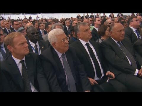 بالفيديو استمرار الغضب الفلسطيني على مشاركة الرئيس عباس في جنازة بيريز