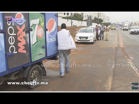 انقلاب شاحنة تتبع لشركة بيبسي