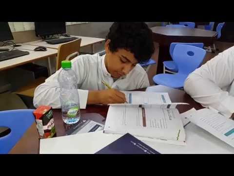 مقطع لطلاب المرحلة الثانوية السعوديين في مجمع النور