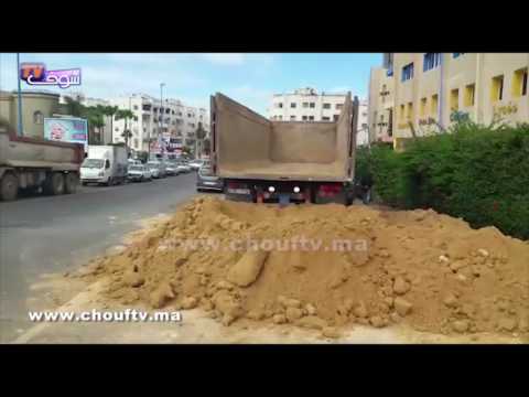 شاحنة كبيرة تصطدم بحائط مؤسسة حرة في عين السبع