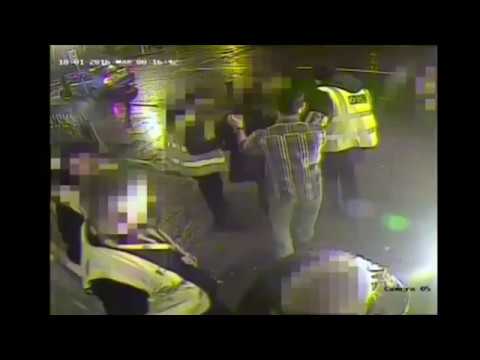 رجل يستدعي امرأة مخمورة لإغتصابها