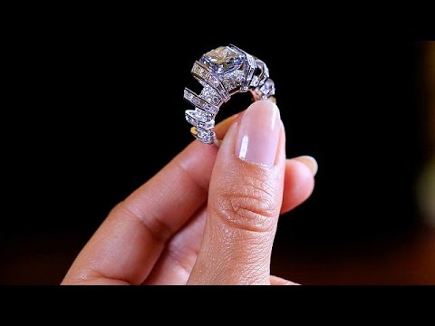 شاهد خاتم مُحلَّى بماسة زرقاء قد يُباع قريبًا بـ 25 مليون جنيه استرليني