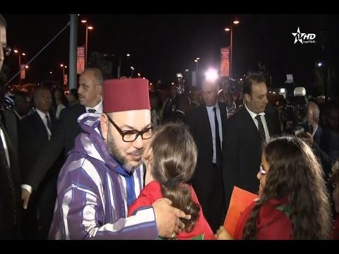 شاهد استقبال الجالية المغربية للملك محمد السادس خلال زيارته إلى مدغشقر
