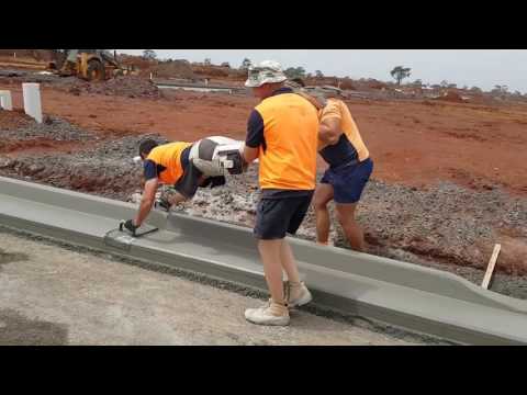 عمال بناء يبدعون في استغلال الوقت بأقل المجهودات