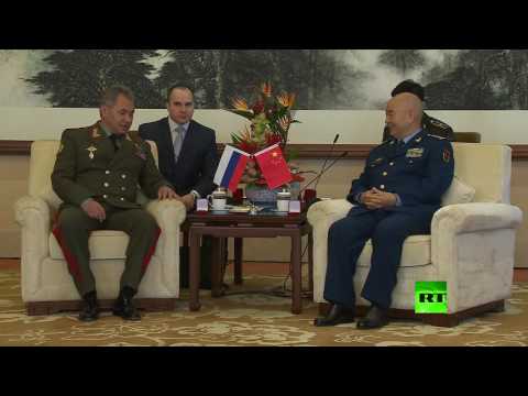 بالفيديو وزير الدفاع الروسي يلتقي نائب رئيس اللجنة العسكرية الصينية في بكين