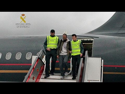 شاهد  اعتقال مشتبه بانتمائه لتنظيم داعش في اسبانيا