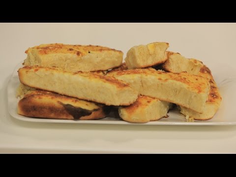 شاهد طريقة إعداد فطائر بالبشاميل والجبنة الرومي