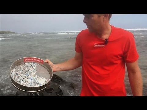 شاهد النفايات البلاستيكية تهدد سلامة المحيطات والبيئة
