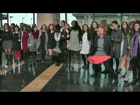 بالفيديو تنورة طويلة شرط جديد للعمل في الكنيست الإسرائيلي