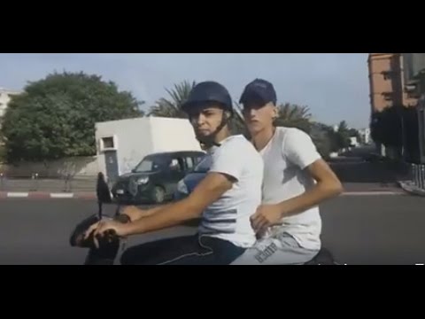 بالفيديو  شخص يطارد لصًا سرق منه هاتفه
