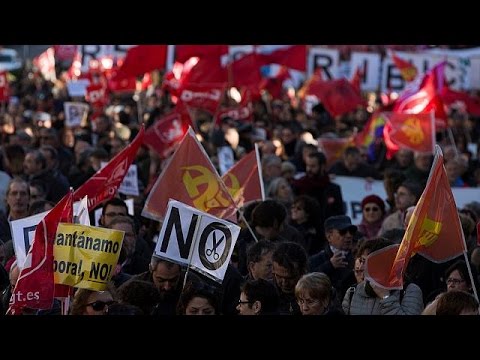 شاهد احتجاجات عمالية ضد اصلاحات الحكومة في إسبانيا