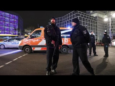 السلطات الألمانية ترجح ارتباط حادث برلين بالاعتداء الإرهابي