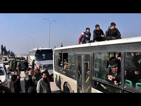 بالفيديو إجلاء معظم أهالي حلب الشرقية في سورية