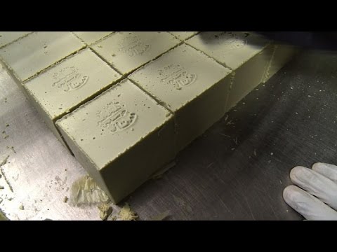 شاهد صابون حلب يجد ملاذًا له في ضاحية باريس