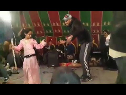 شاهد رقص طفلة أدهش الحضور
