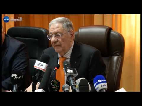 شاهد  مناضلو المدية يحتجون على المحافظين الجدد
