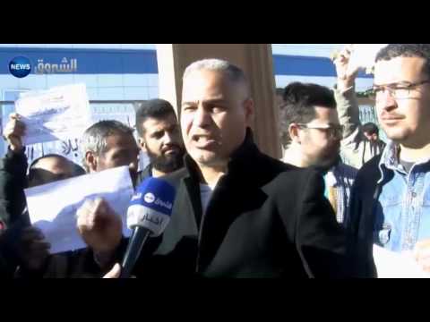شاهد  وقفة مساندة لمدير مؤسسة الولادة